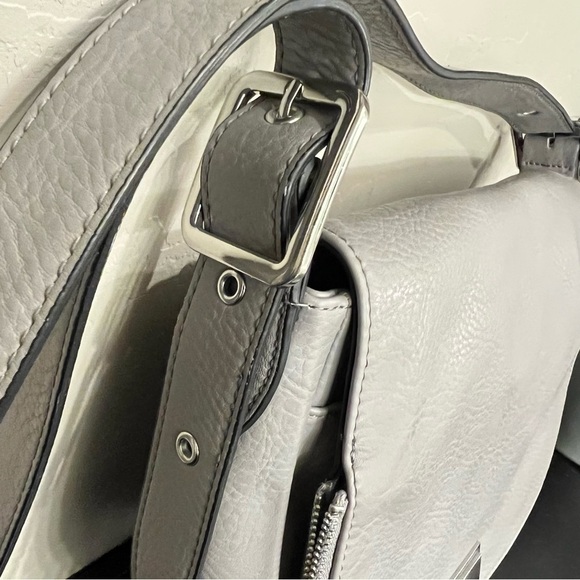 Juicy Couture Rosa vegan leather saddle bag/Crossbody adjustable strap10”x11” - Picture 7 of 15